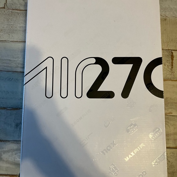 Nike Air 270 Black and Orange Athletic Shoes - Picture 8 of 8